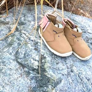 Carter's girl toddler shoes size 4.5 us